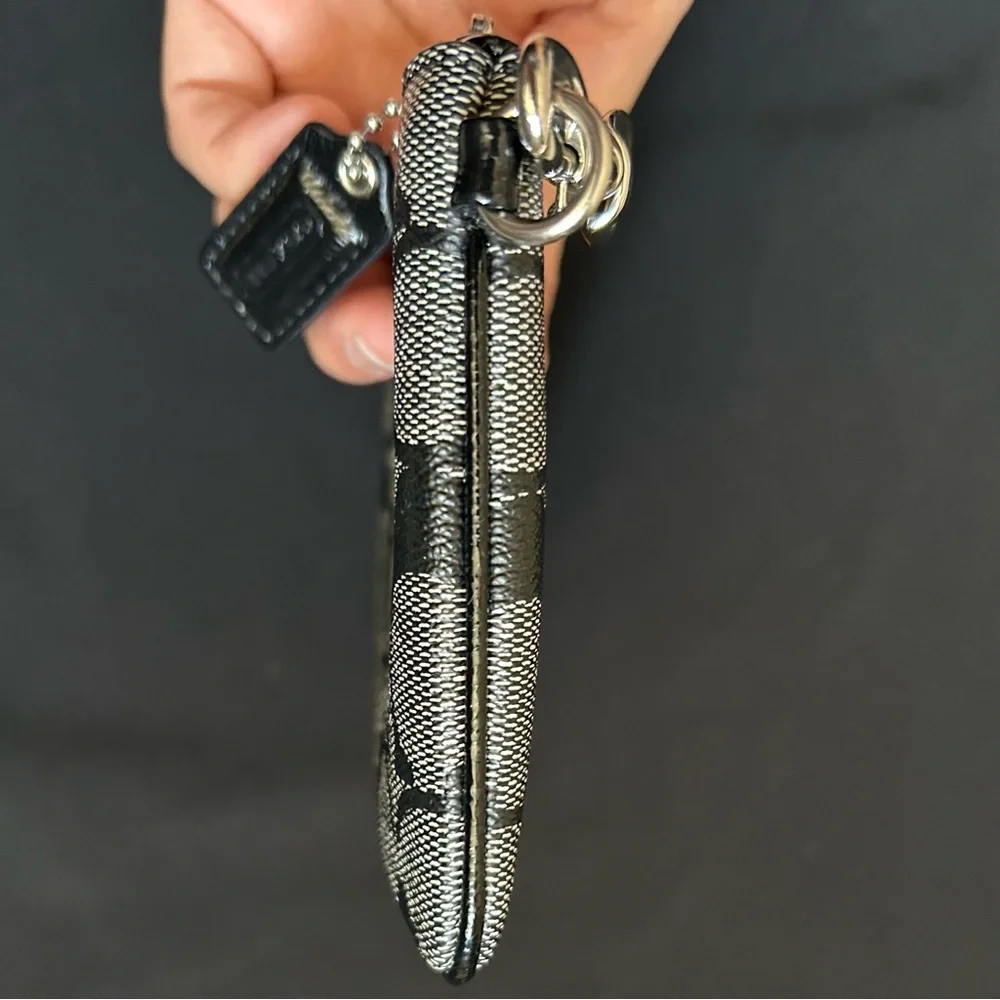 Coach Wristlet with card slots - Picture 4 of 8